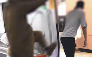 恶搞踢腿视频，恶搞踢腿视频大全