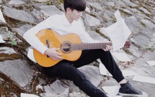 弹吉他穿搭的汉服，弹吉他穿搭的汉服图片