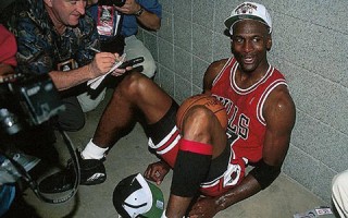 粉丝恶搞乔丹视频，粉丝恶搞乔丹视频大全