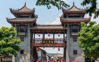 彝人古城游玩攻略，彝人古城游玩攻略大全