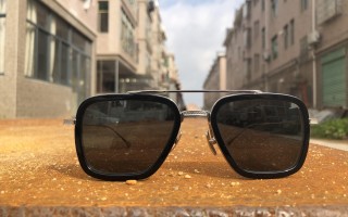 深紫色偏光镜怎么样，深紫色偏光镜怎么样才能看清