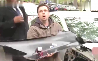 外国人恶搞路人车子视频，外国人恶搞路人车子视频大全