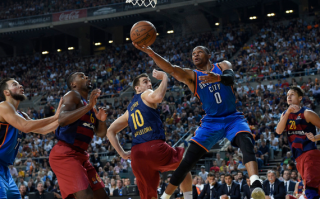 篮球恶搞传球视频，篮球恶搞传球视频大全