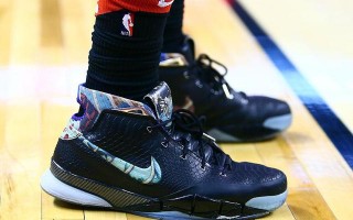 nba詹姆斯球鞋4，nba詹姆斯个人资料